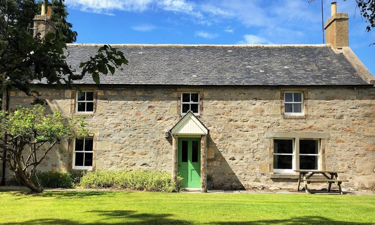 Elgin Cottage | 3 Bed in Elgin (oc-oldfh)