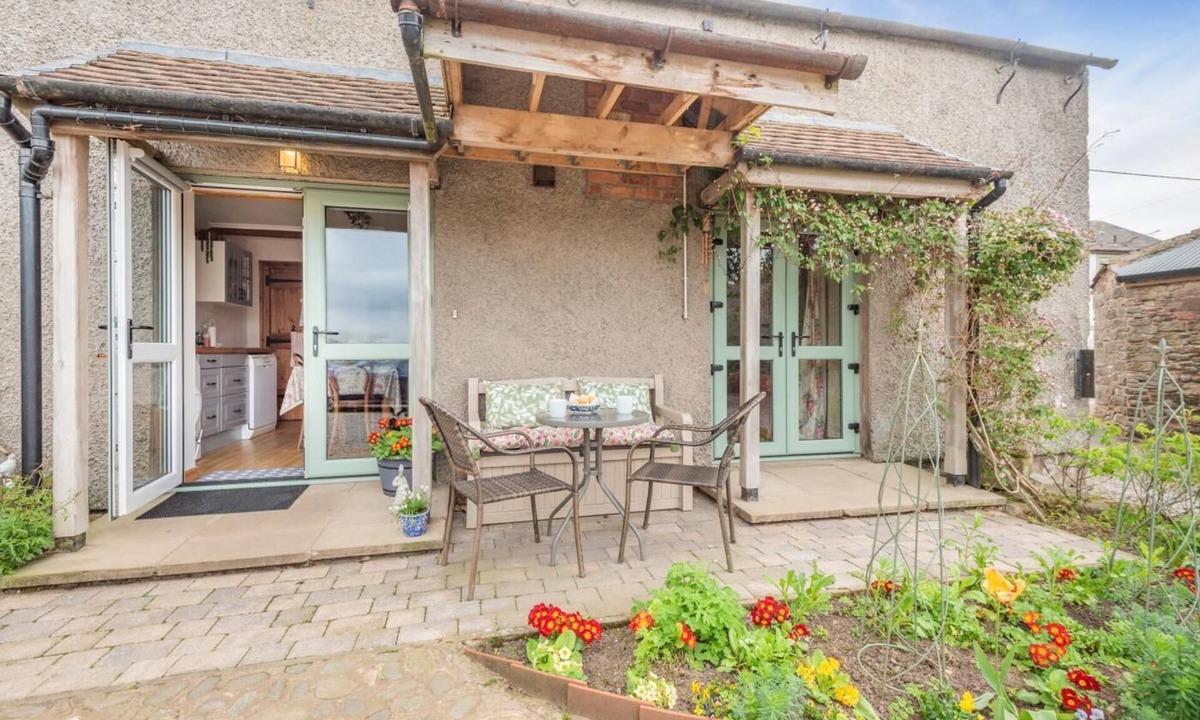 Carlisle Cottage | 3 Bed in Kirkbampton (oc-l32005)