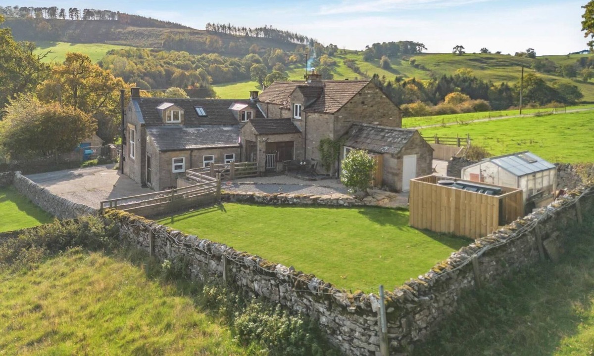 Fremington Cottage | 3 Bed in Marske (oc-o33522)