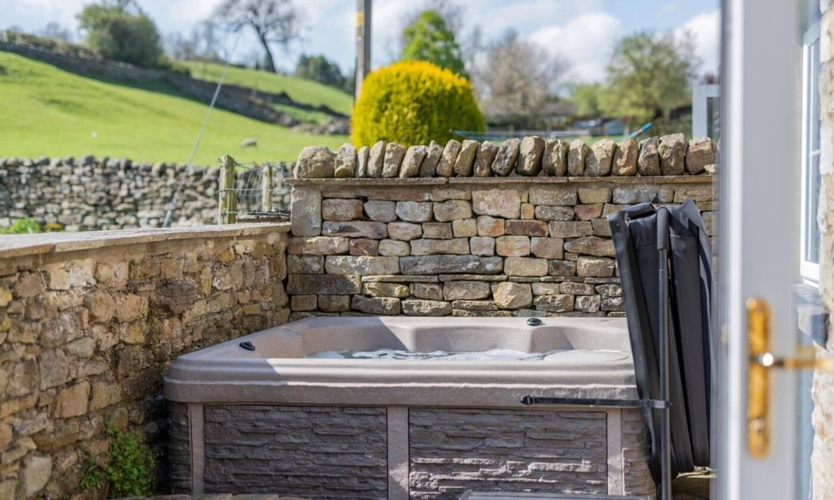 Leyburn Cottage | 3 Bed in West Burton (oc-w30775)