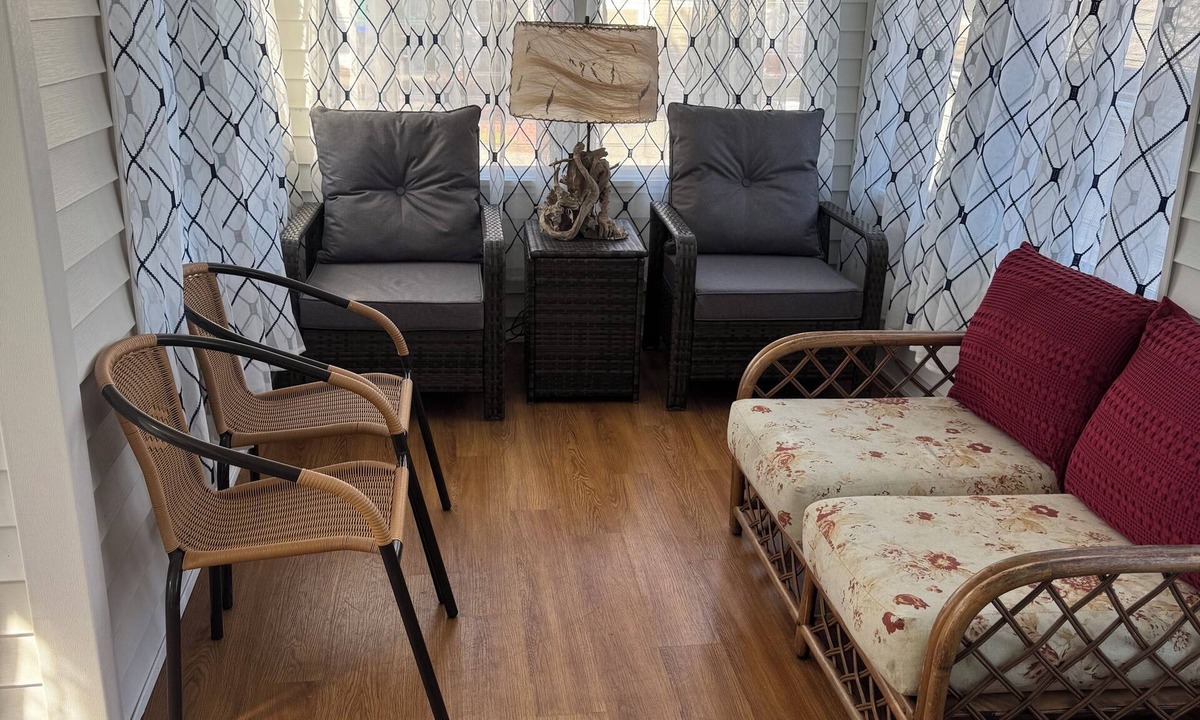 Ocean Park Cottage | 3 Bedroom A/C Cottage in the OCEAN PARK AREA, 75 yards from the OOB sandy beach!
