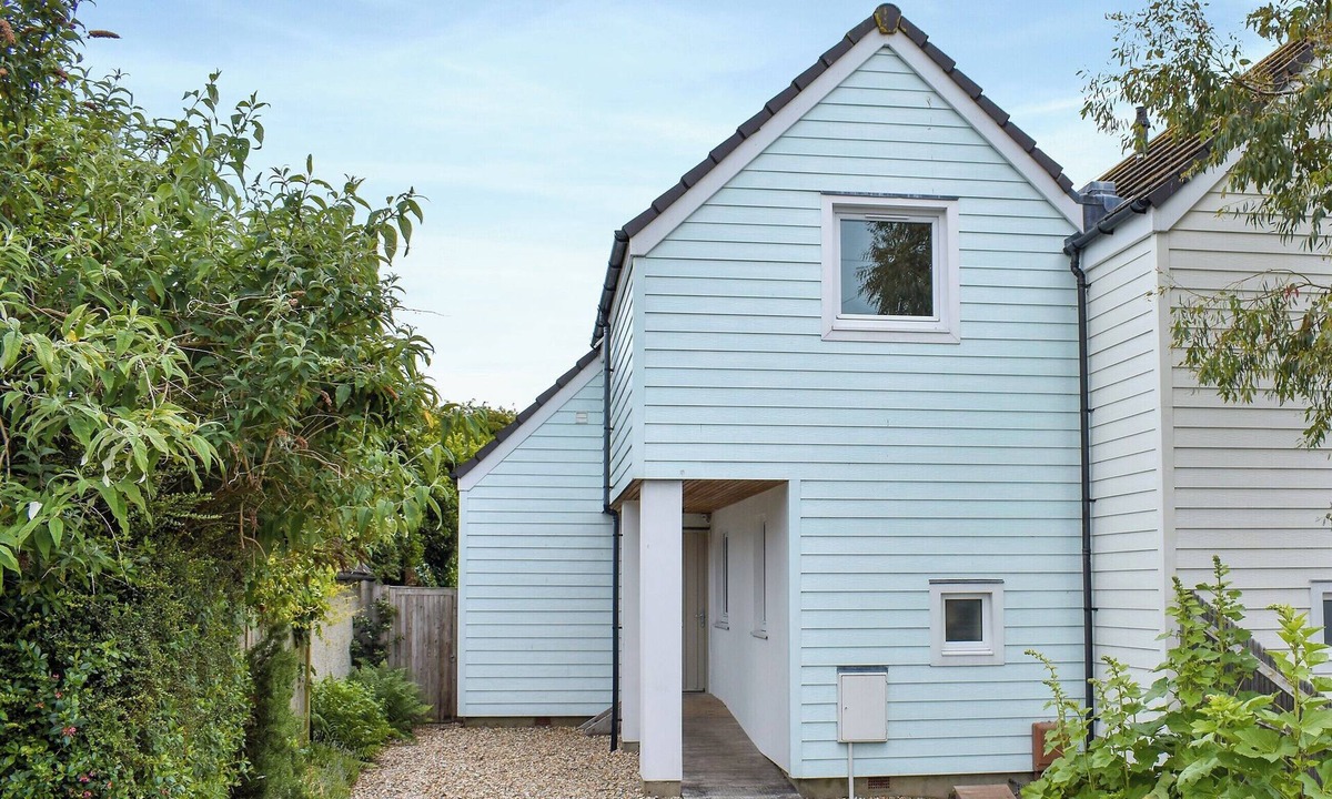 Middleton-on-Sea Cottage | 3 bedroom accommodation in Elmer, Middleton-on-Sea