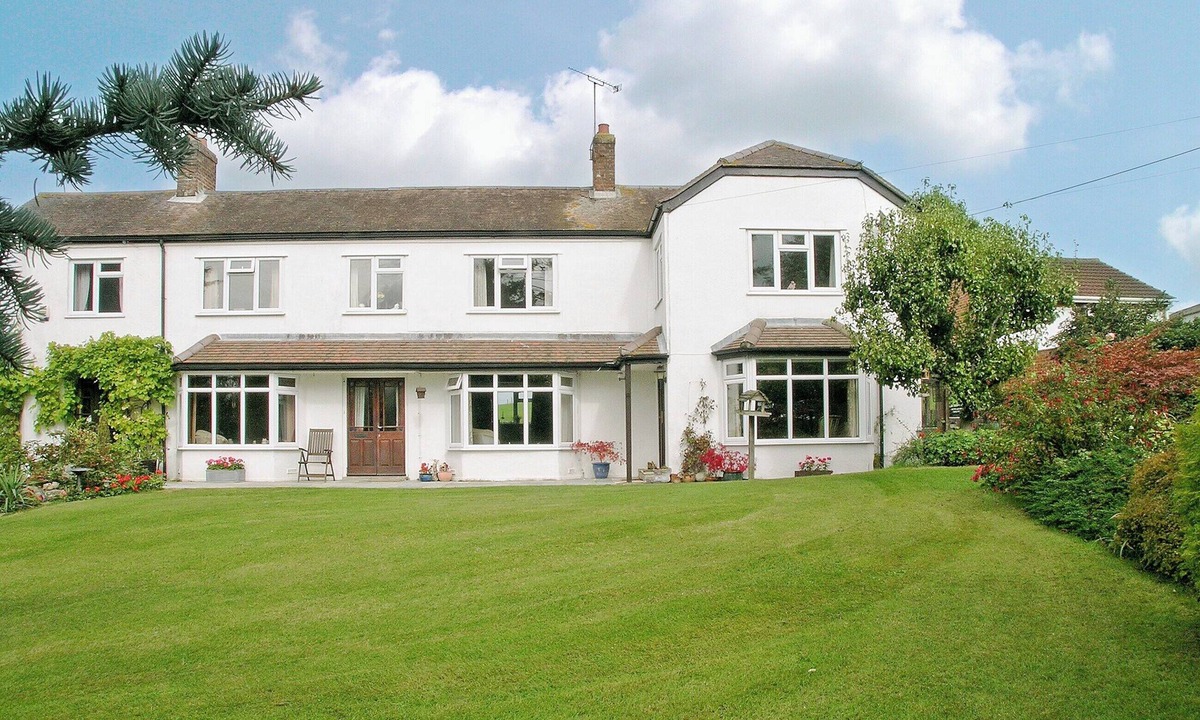 Potterne Cottage | 3 bedroom accommodation in Potterne, near Devizes