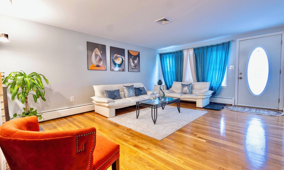 Revere Apartment | 3-bedroom apartment in adorable Revere with AC near the beach