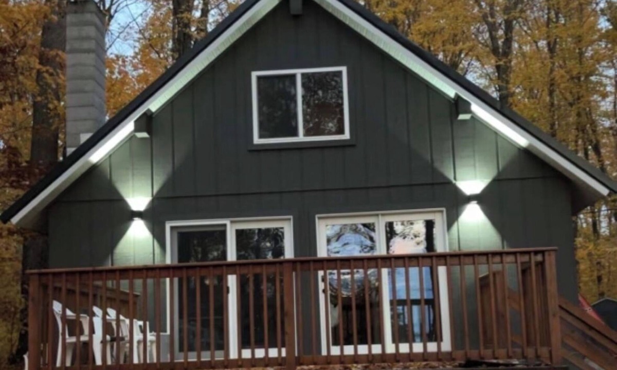 McMillan Cottage | 3-bedroom cottage in charming McMillan with WiFi in the East Lake Community