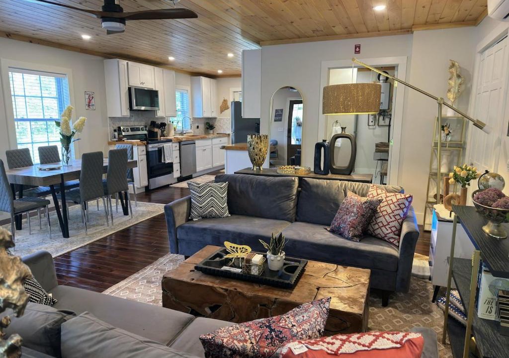 Edgecomb House | 3 Bedroom Happy Cottage 15