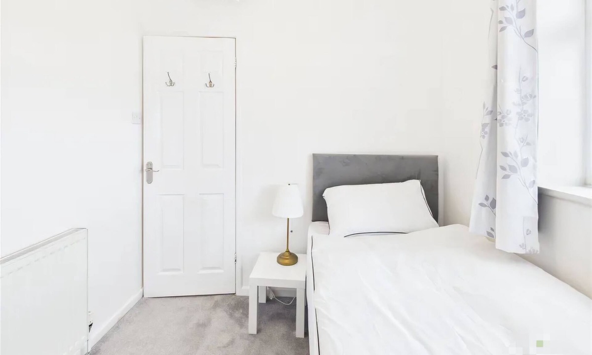 Whickham House | 3 Bedroom Home with Private Garden in Newcastle