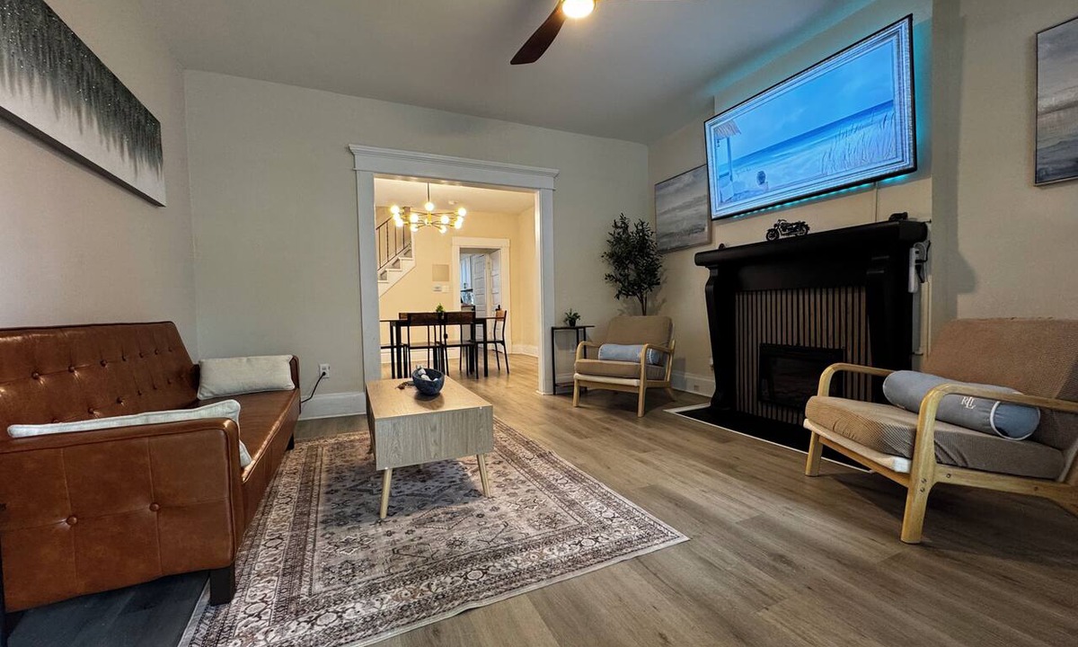 Glen Echo House | 3-bedroom Minutes away from OSU.Short North.Downtown