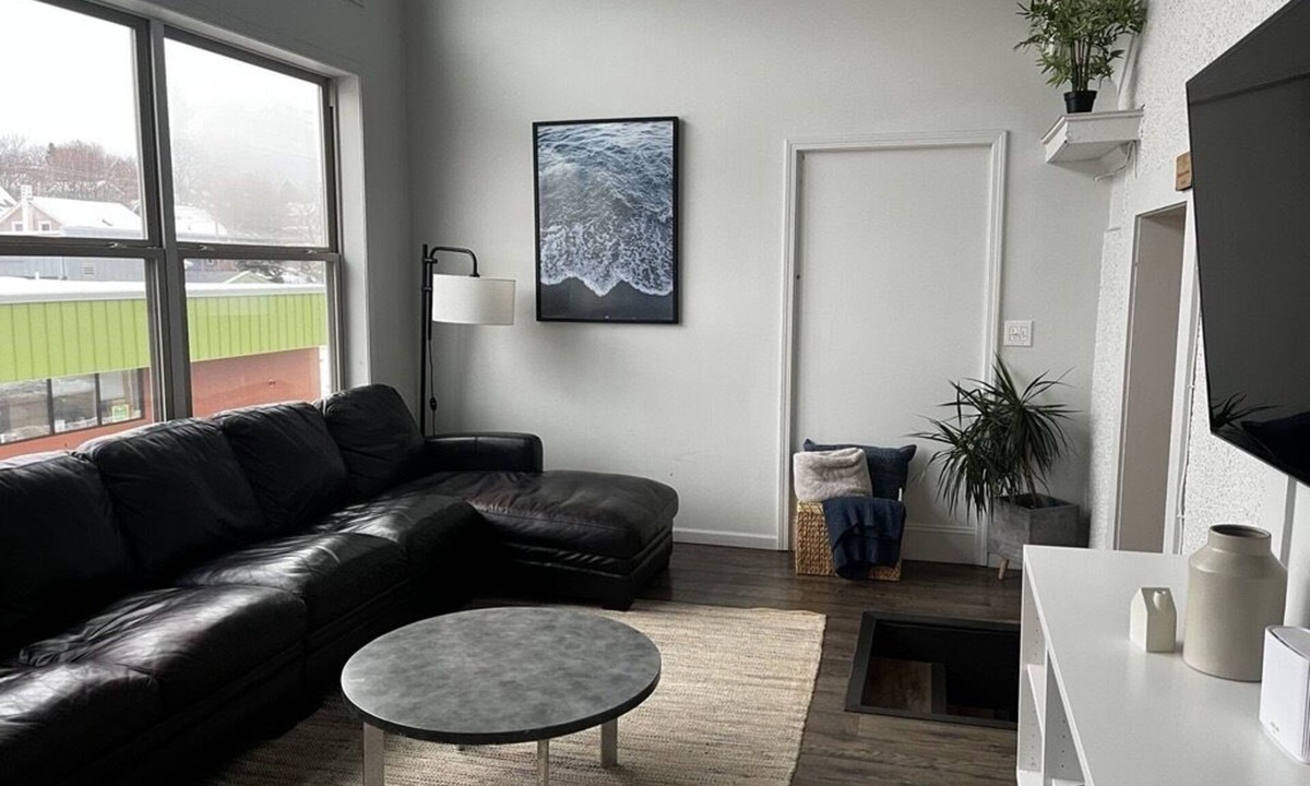 Marquette Apartment | 3 bedroom, modern loft style apartment located in downtown Marquette