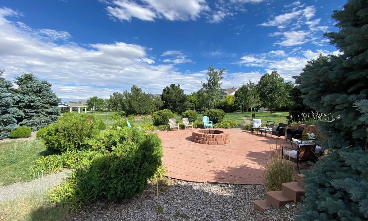 Stonegate House | 3-bedroom townhome in enchanting Parker - minimum 6m lease