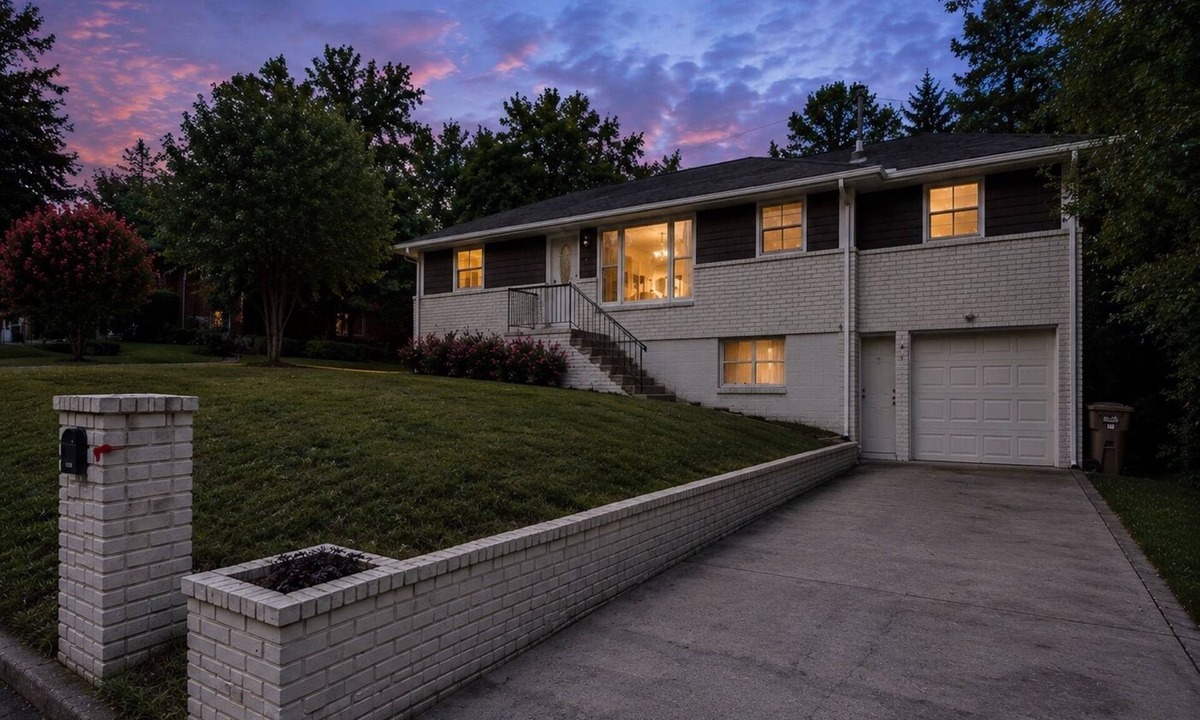 Parkwood Estates House | 3 BR, 1 Bath single family HOUSE. 10-15 min from attractions-airport