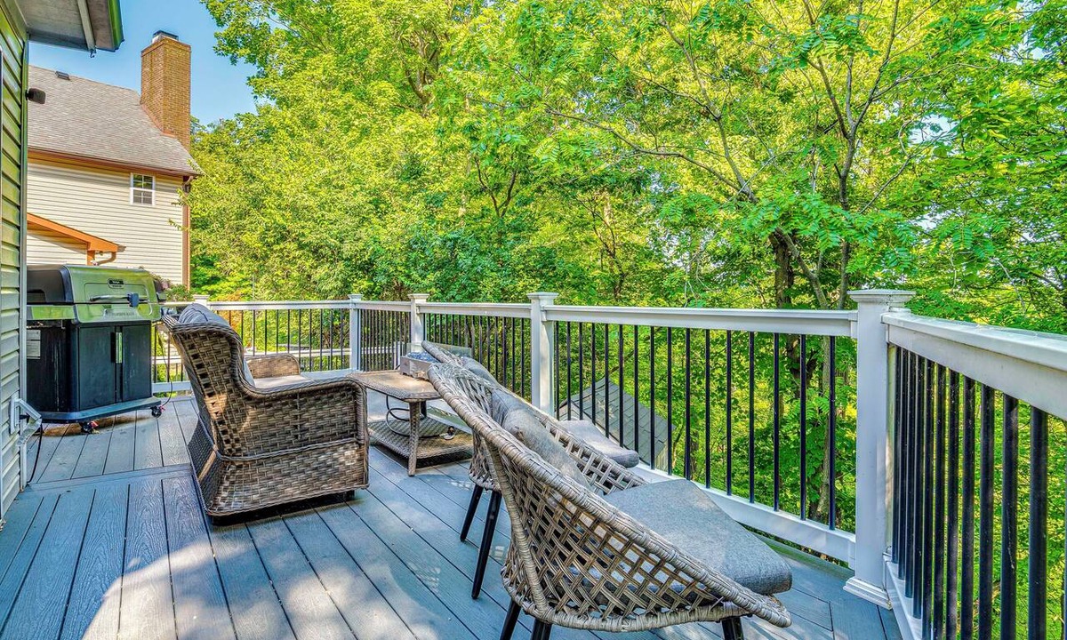 Wayne House | 3 Mi to Indianapolis Speedway! Modern Home w/ Yard