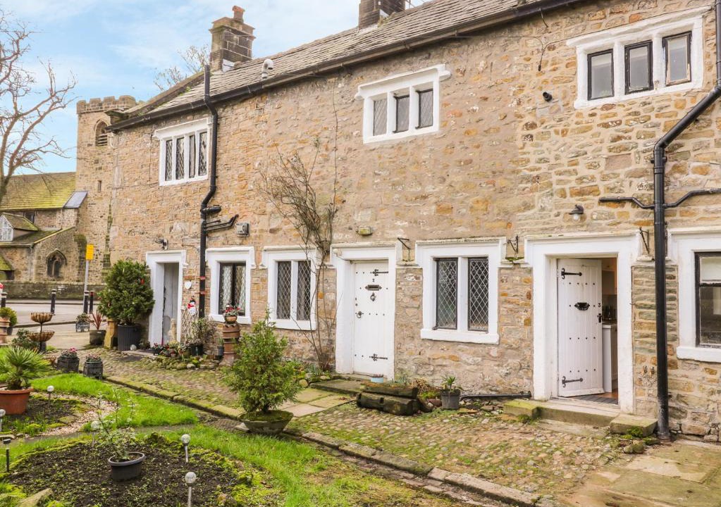 Whalley House | 3 Poole End