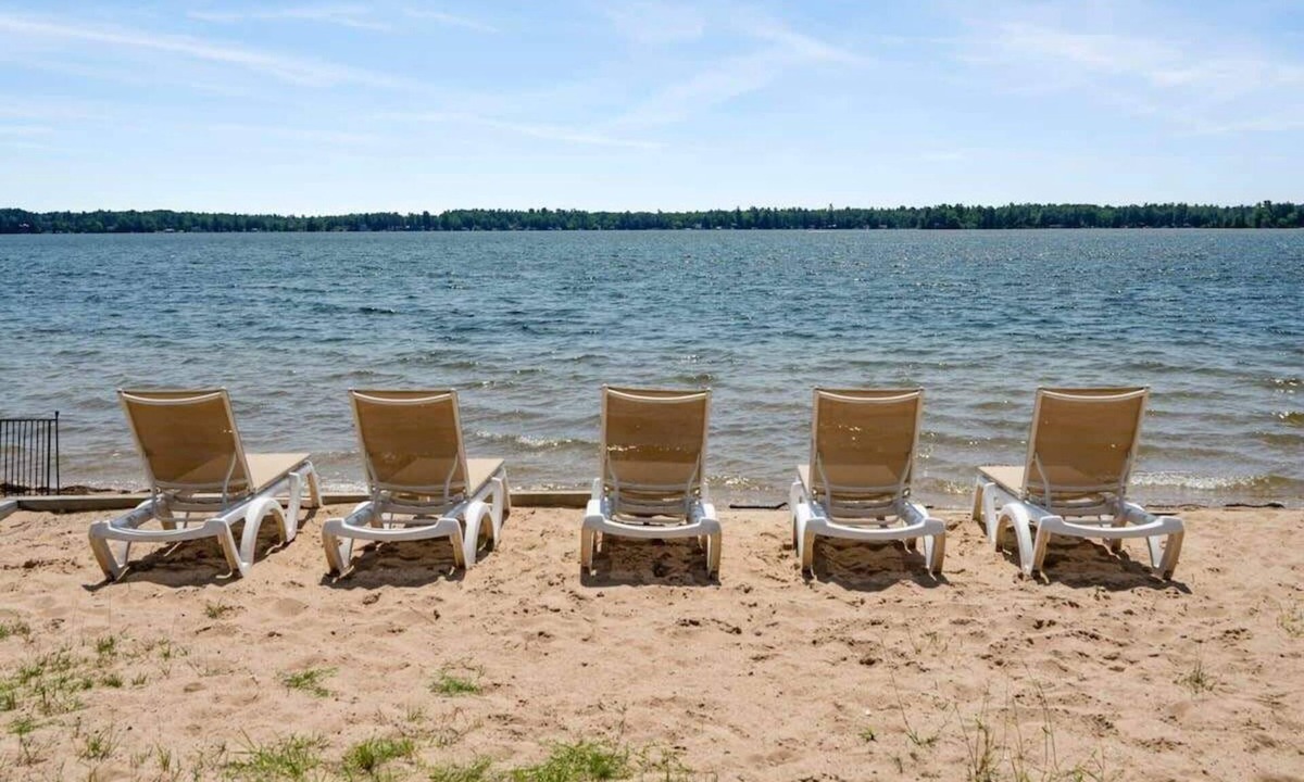 Mayfield Apartment | 3 Separate Private Lakeside Rooms - Upper Level