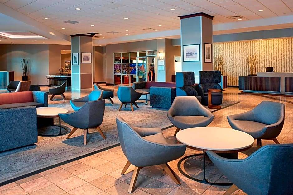 Downtown Detroit Hotel | 3-Star Hotel ∙ Courtyard by Marriott Detroit Downtown