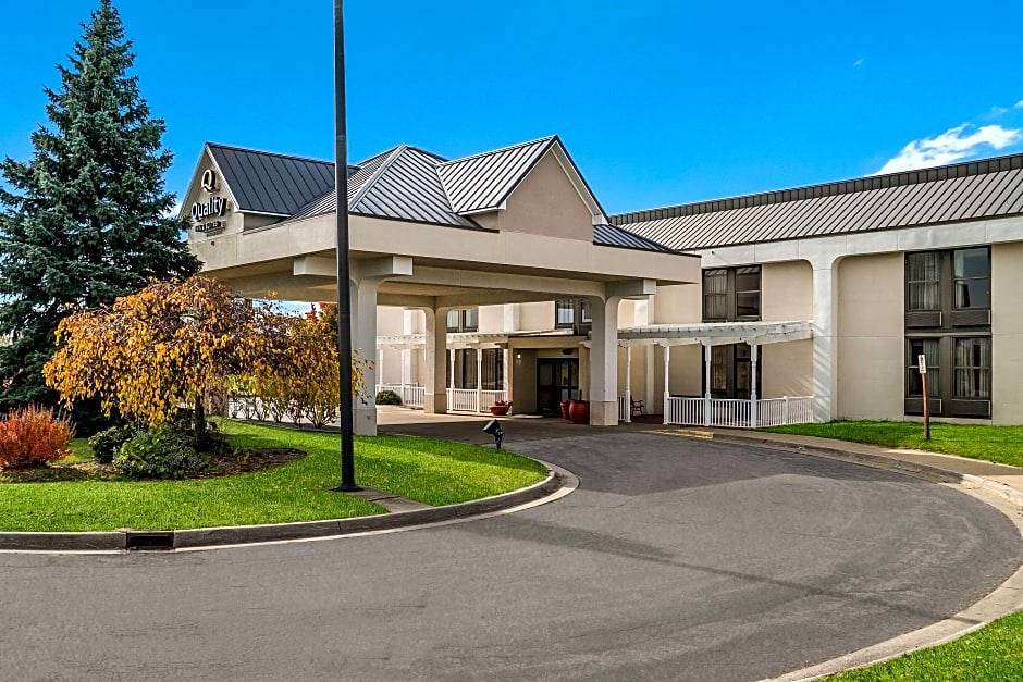 Saginaw Hotel | 3-Star Hotel ∙ Quality Inn & Suites