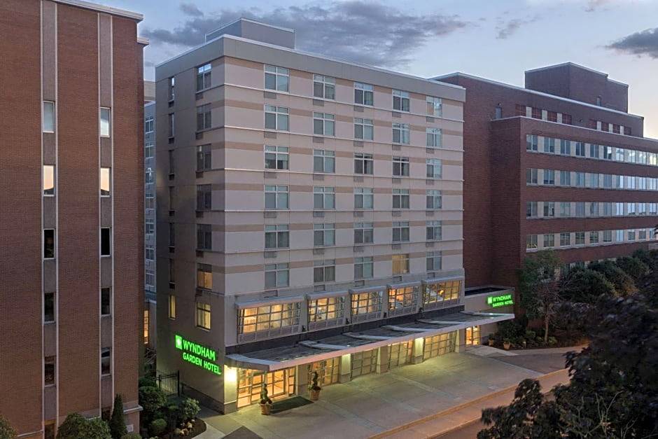 Downtown Buffalo Hotel | 3-Star Hotel ∙ Wyndham Garden Buffalo Downtown
