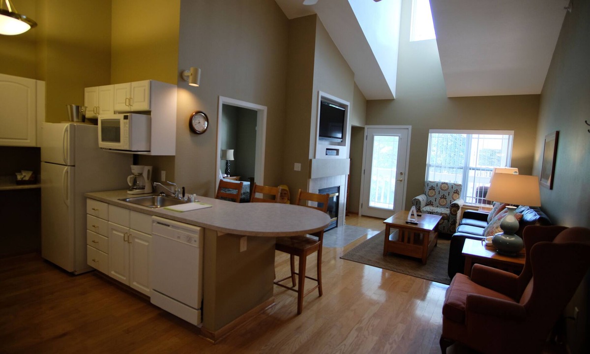 Delavan Lake Condo | 306- 1505 South Shore Drive, Delavan WI, 53115