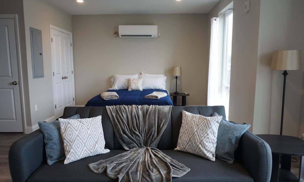 Chelsea Condo | 36 Modern Studio Secured Apartment Long-term stays