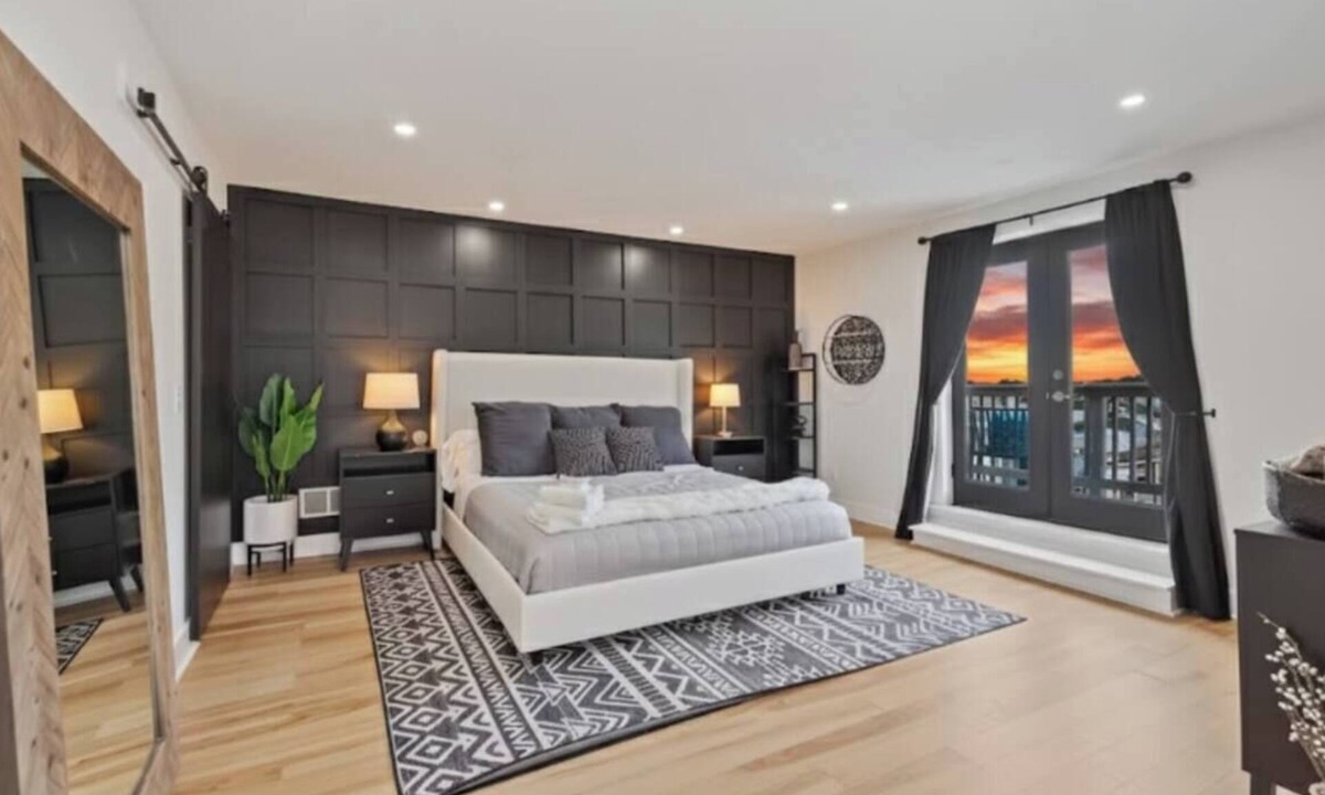 Mount Washington House | 3BR Stylish Retreat, Minutes from Downtown Pittsburgh, Free 3-Car Parking