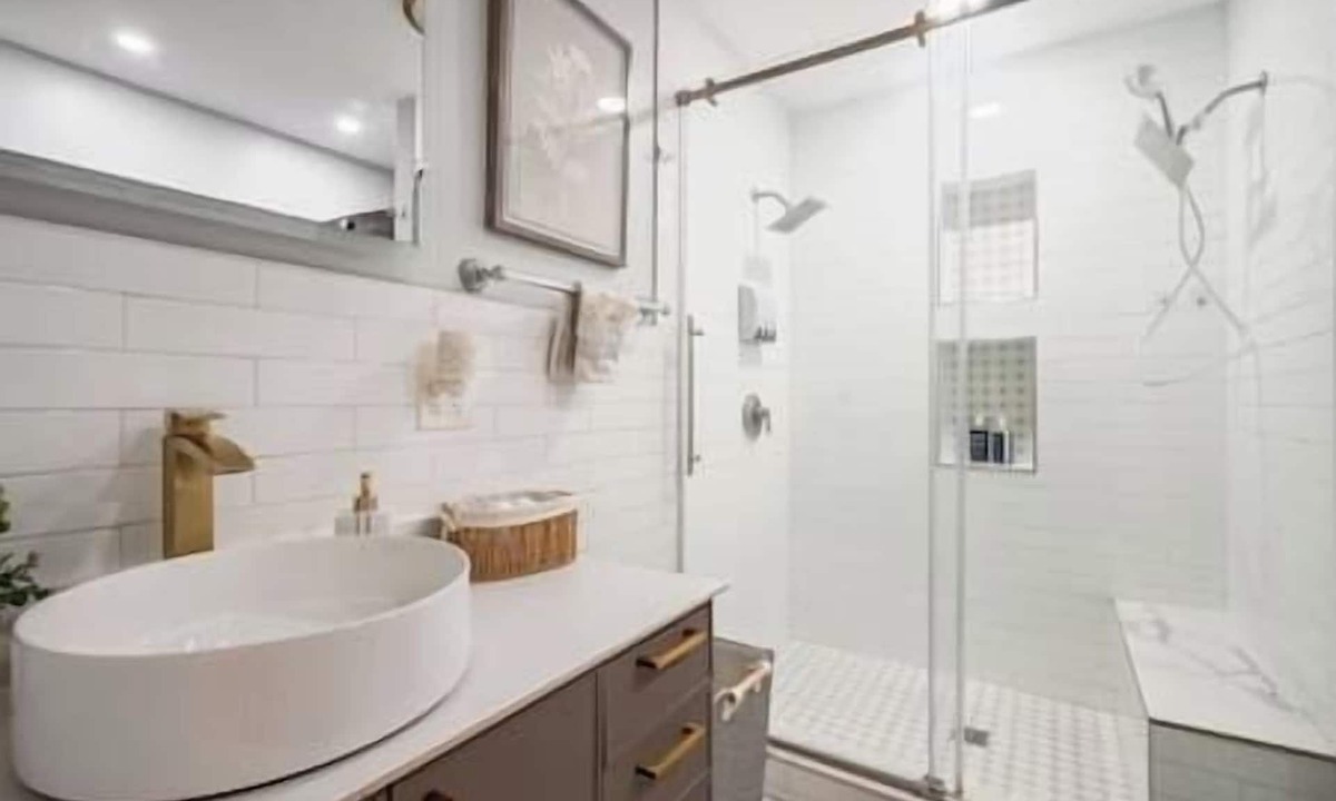 Revere House | 3BR Vacation Home ♥ Pet-Friendly - Free Parking - Cozy