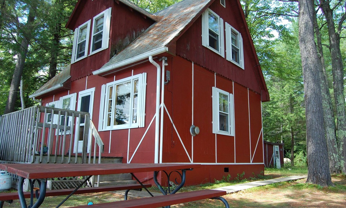 Oxford Cabin | 3br Waterfront Cottage on Thompson Lake, Pine Point Road, Oxford, ME