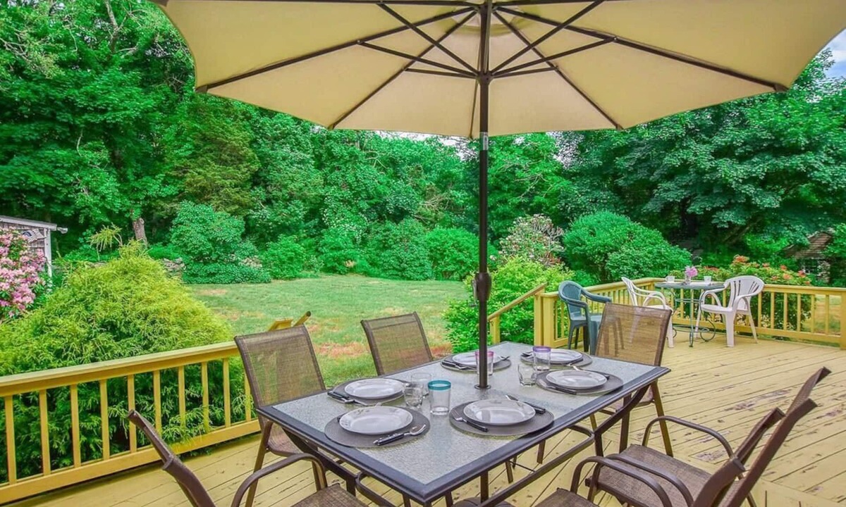 East Orleans House | 4-5 Min to Mill Pond or Nauset Beach!