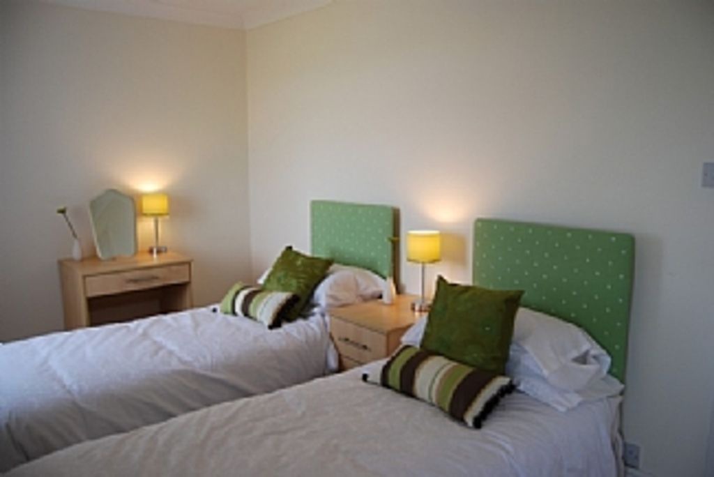 Amble Cabin | 4 & 6 Bay View Amble NE 65 0AZ, Bay View Sleeps 6 (3 Bedrooms)