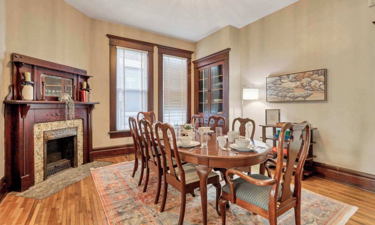 Victorian Village House | 4 Bed 2 Bath Townhouse - Goodale Park