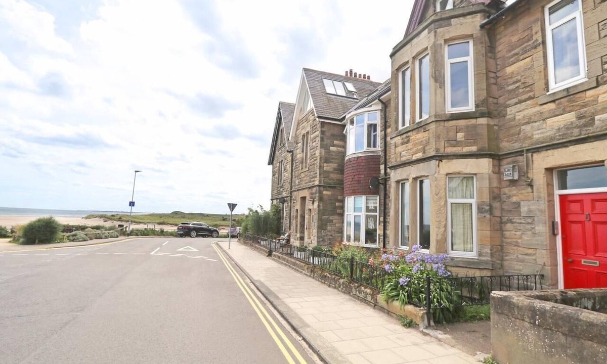 Alnmouth Cottage | 4 Bed in Alnwick (oc-cn155)