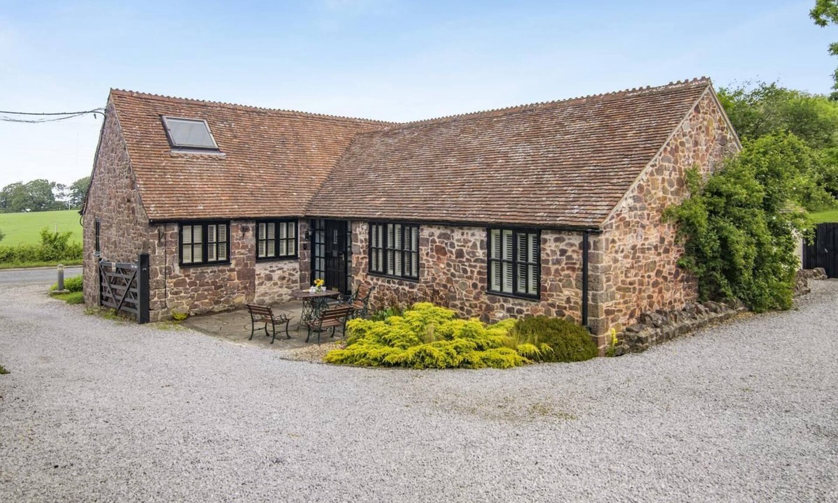 Nether Stowey Cottage | 4 Bed in Nether Stowey (oc-c30195)