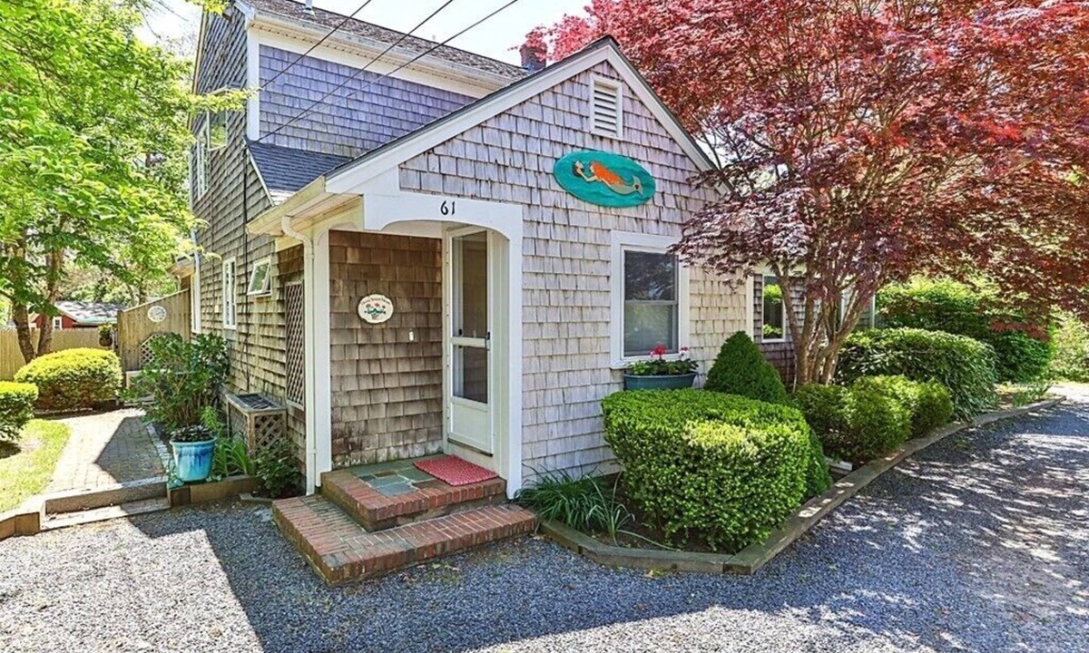 Dennis Port House | 4 Bed with access to Swan Pond-across the street. Kayaking & Paddleboading!
