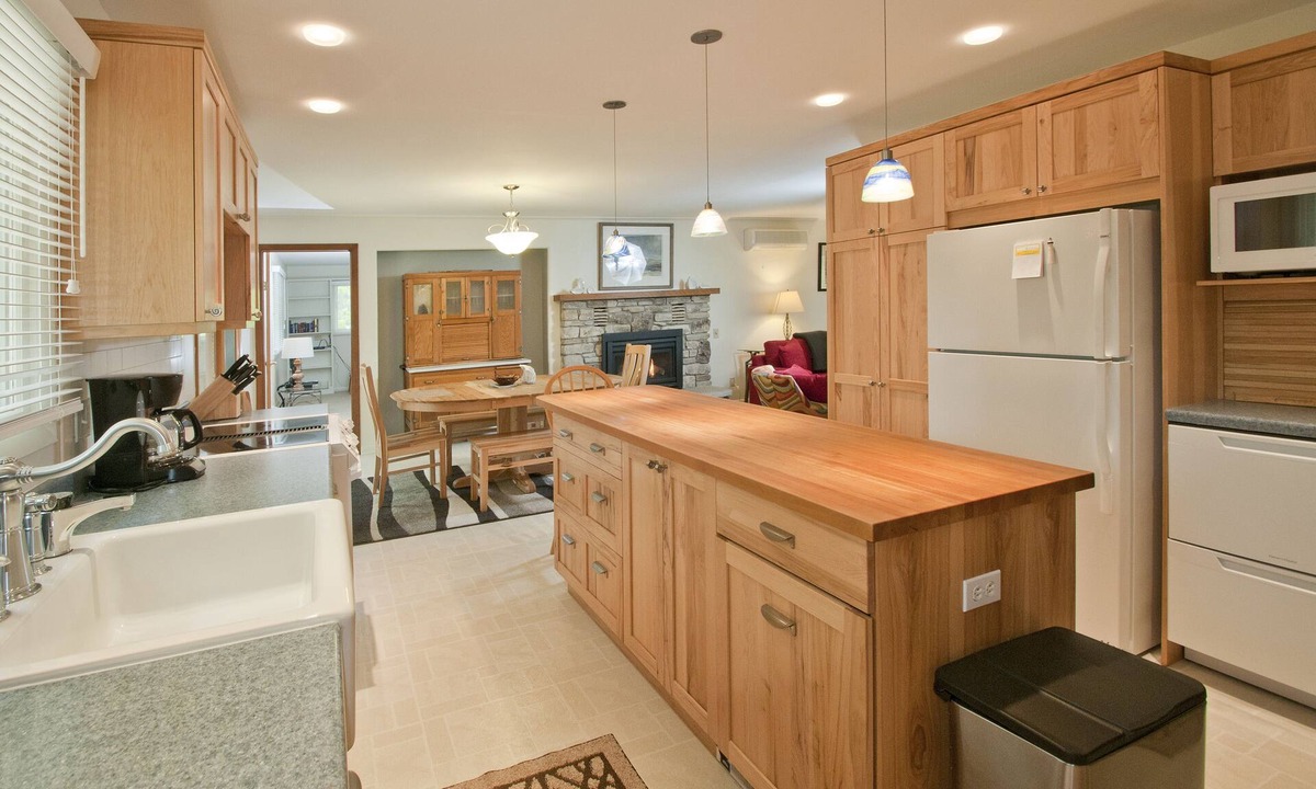 Egg Harbor House | 4 Bedroom, 2 Bath Ranch Home With A Great Egg Harbor Location.