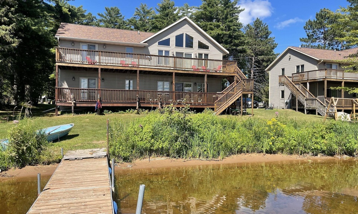 Tomahawk House | 4 Bedroom, 2 Bath Upper and Lower Sleeps 14