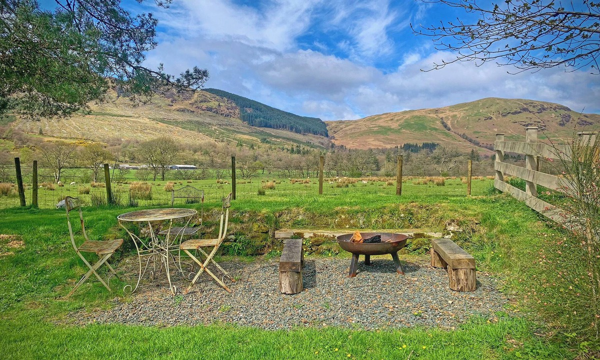 Clachan of Glendaruel Cottage | 4 bedroom accommodation in Colintraive, near Tighnabruaich