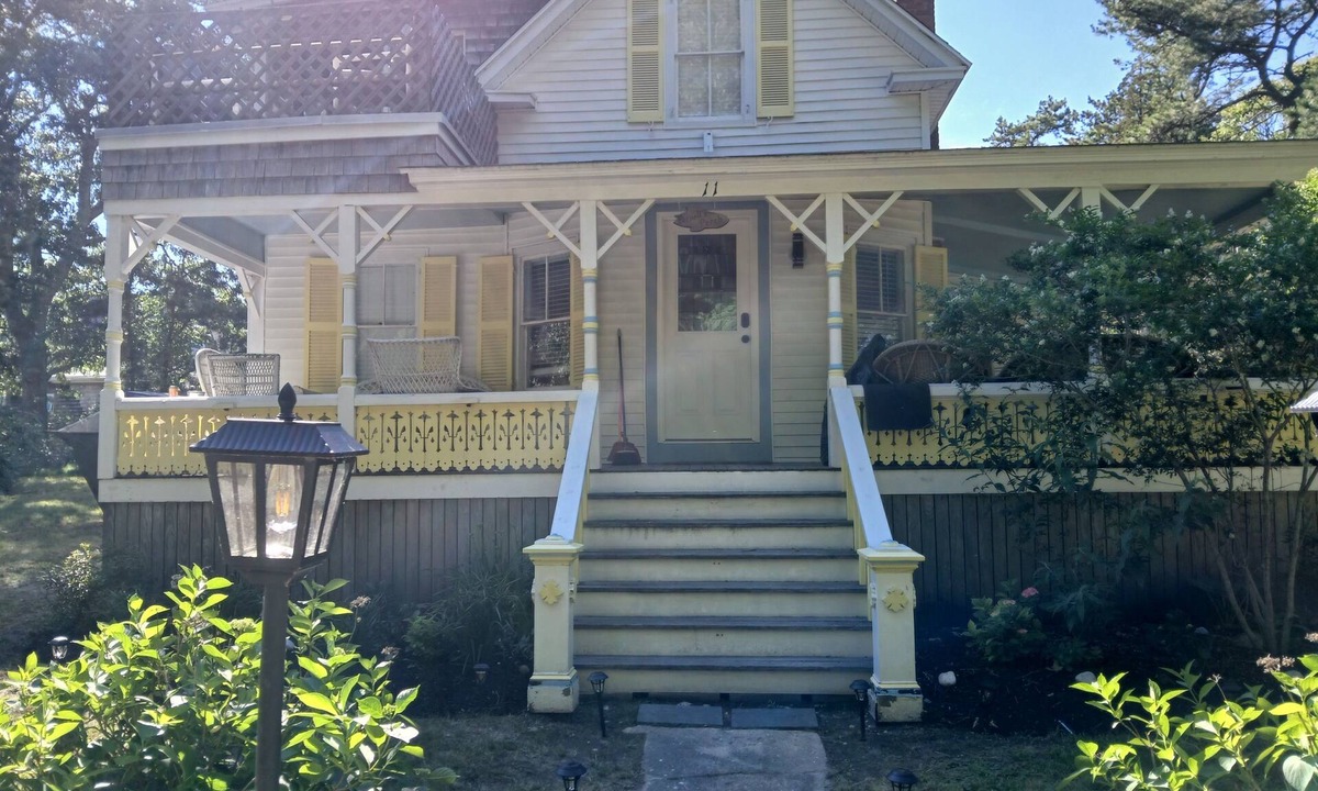 Oak Bluffs Cottage | 4 bedroom cottage in Oak Bluffs Martha's Vineyard