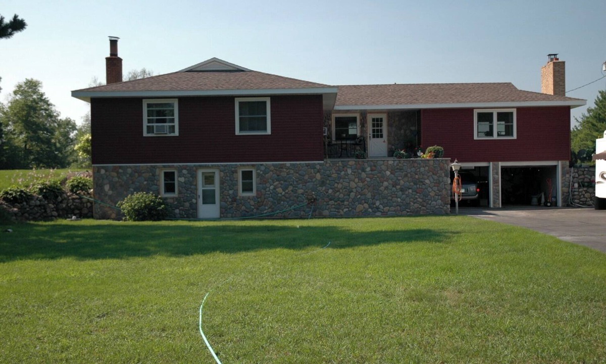 Walker House | 4-bedroom house in Walker, Trail access, large parking for trailers