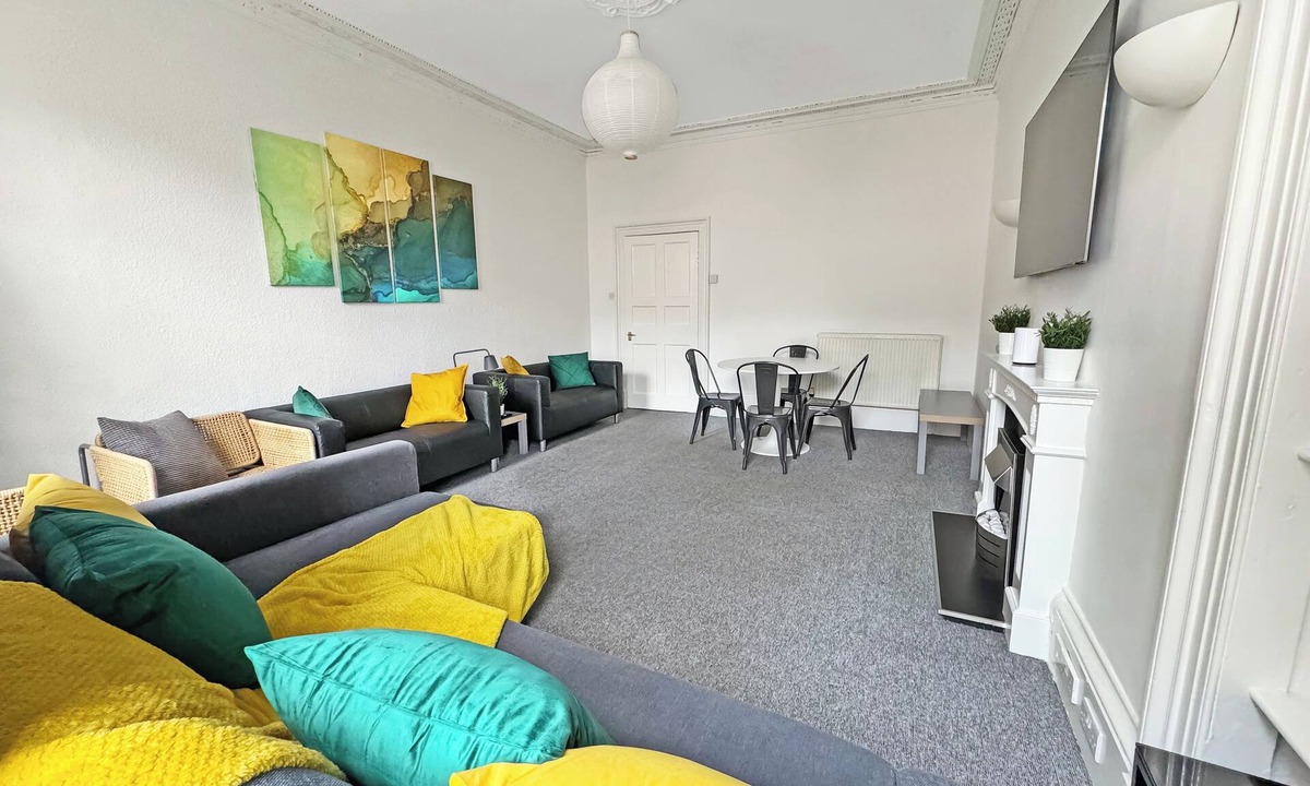 Newington Apartment | 4 Bedroom Modern Spacious Apt - Edinburgh Old Town