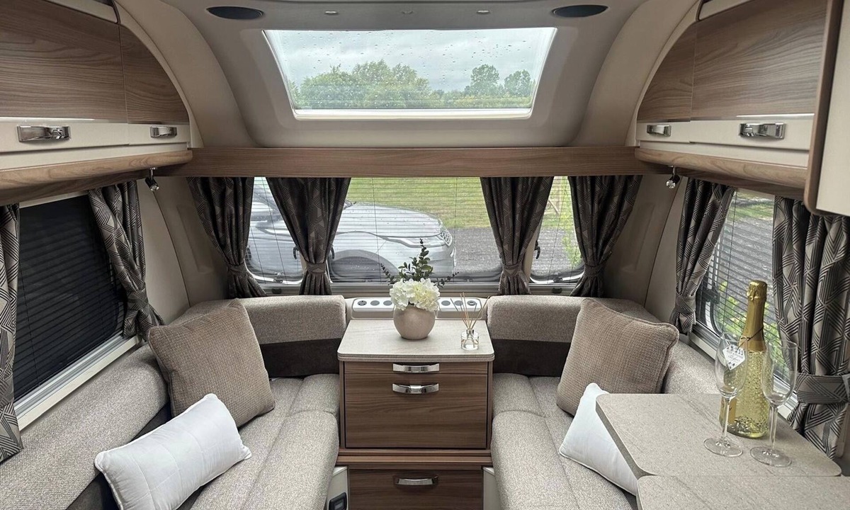 Durham Cabin | 4 Guests - Pet Friendly - Durham Caravan Retreat