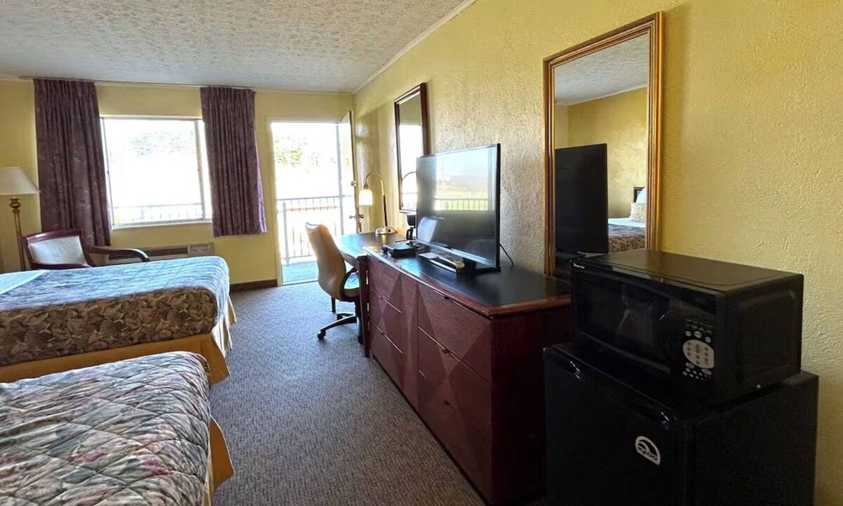 Logan Hotel | 4 Units | Logan Stay | Hocking Hills Trails | Waterfall & Cave Exploration