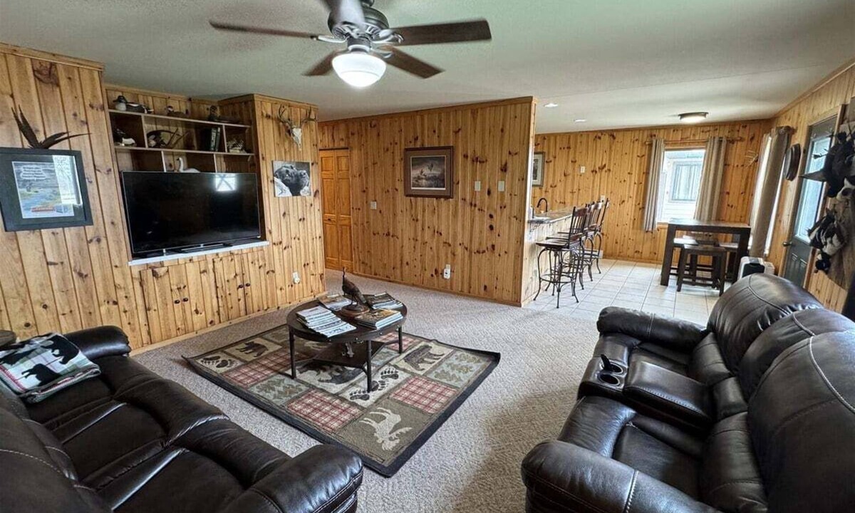 Waubay House | 40 Creek Lodge North at Waubay Lake