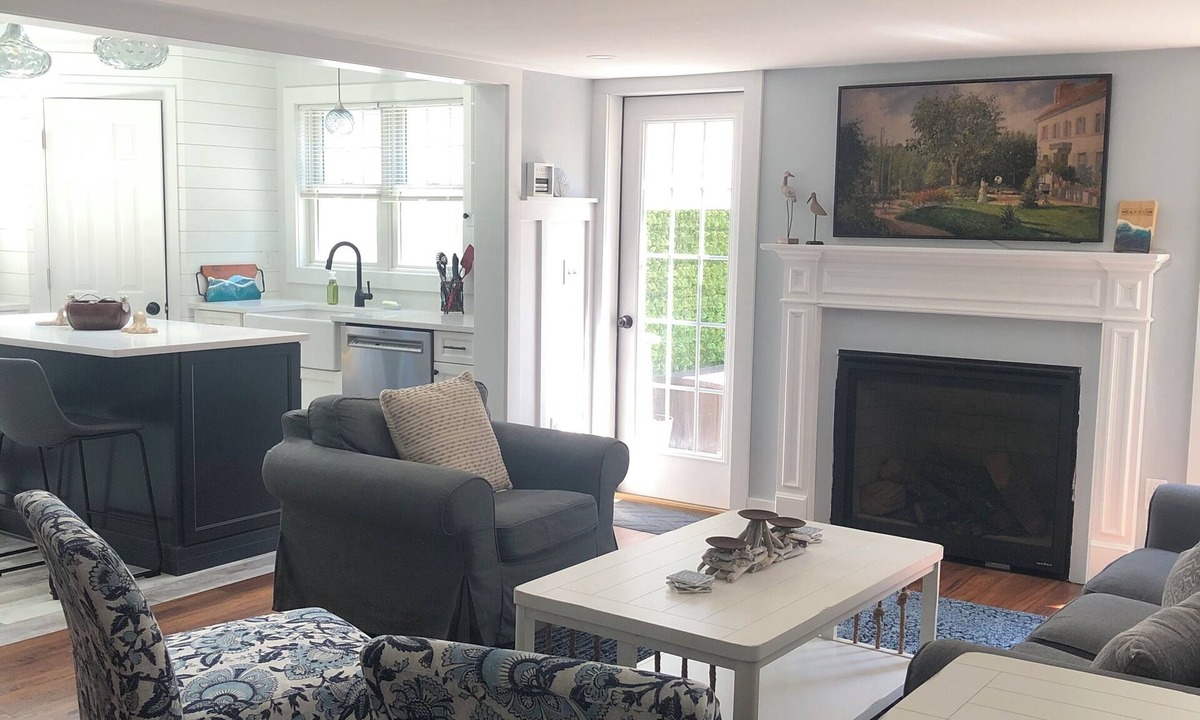 Dennis Port House | 400 feet to the Ocean 4 bdrm 2 1/2 bath 1899 beauty - total reno