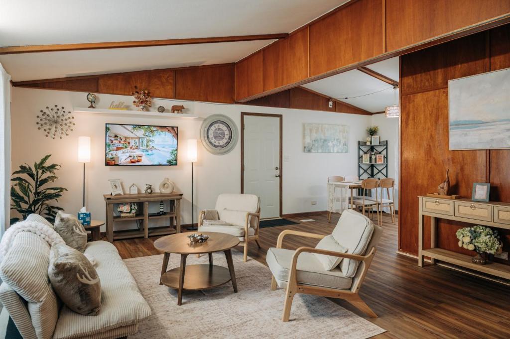 Thomas - Dale House | 4BR-2BA St Paul Home Near Capital and Downtown