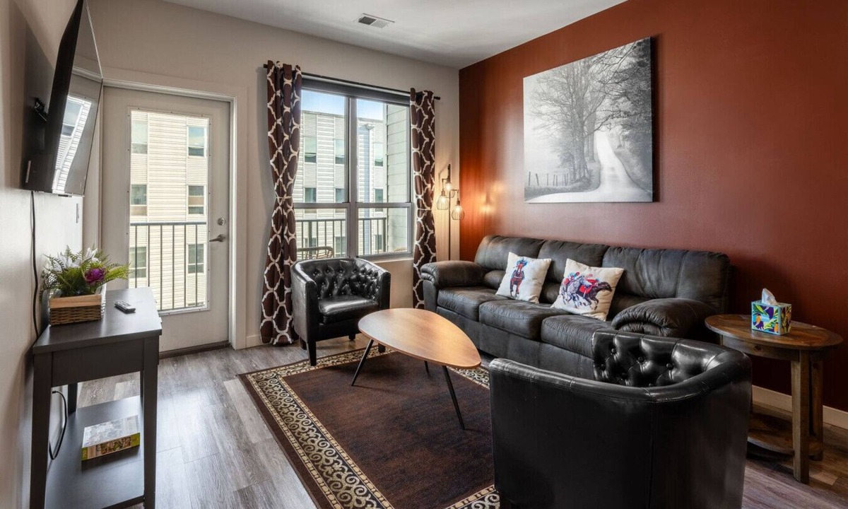 Downtown Louisville Apartment | 4th Street Suites - Beautiful King Bed Suite