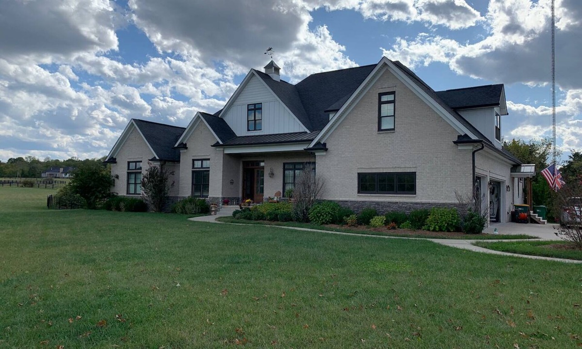 Buechel House | 5-acre Estate Home w/Swimming Pool, 10 minutes to Valhalla!