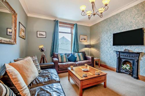 Tynemouth House | 5 Bed in Tynemouth oc-cn125