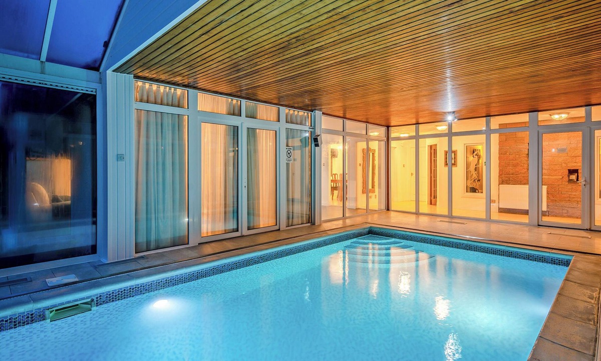 Powmill Cottage | 5 bedroom accommodation in Powmill, near Dollar