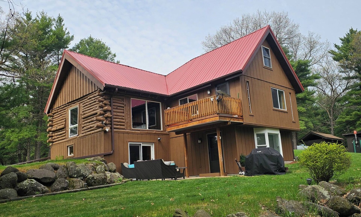 Wisconsin Dells Cabin | 5-bedroom cabin - Where peaceful vacationing meets nearby adventures