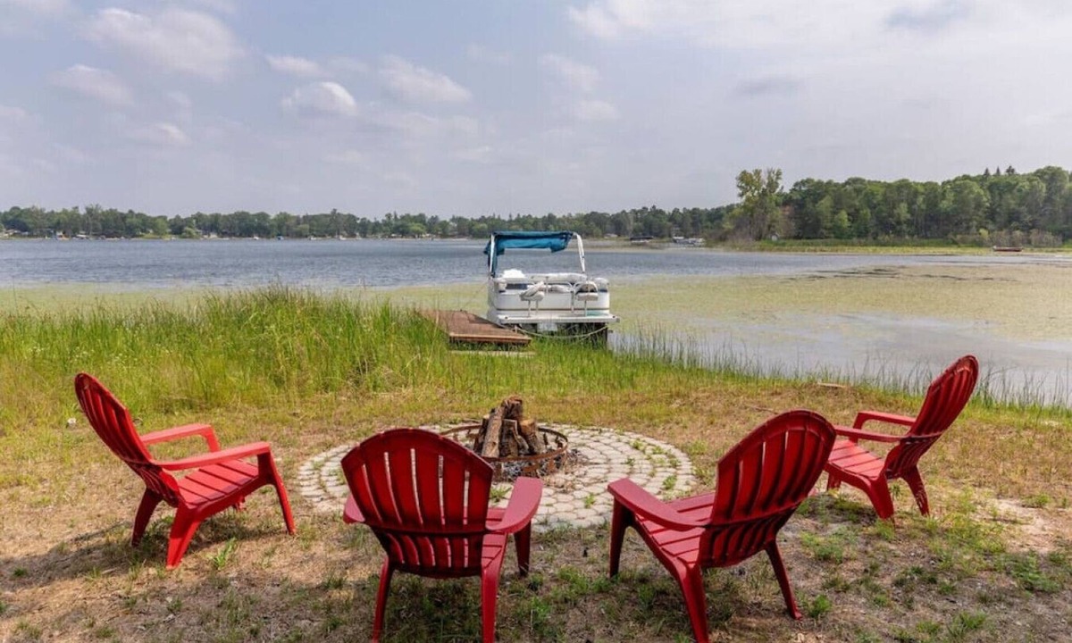 Baxter House | 5 BR, Movie Theater, Game Room, Swimming Beach