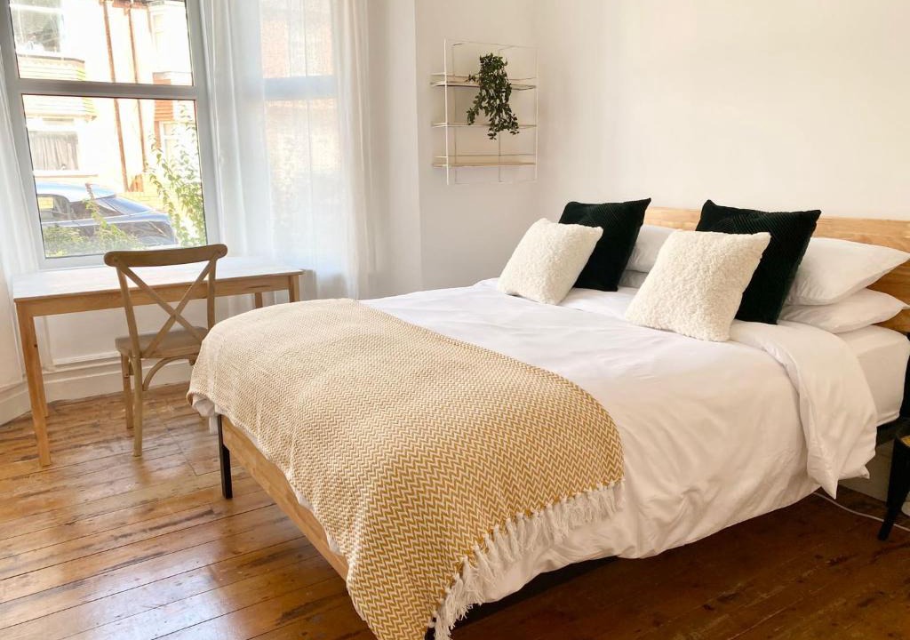 Heaton Apartment | 50 Biddlestone Road Heaton